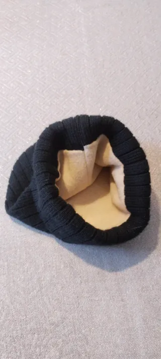 Gorro de punto negro