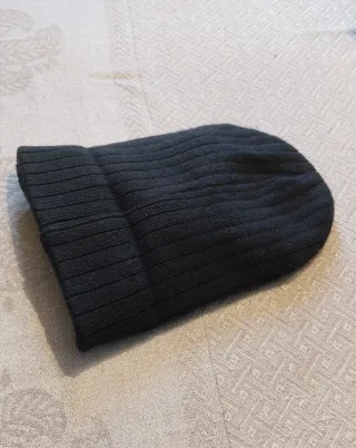Gorro de punto negro