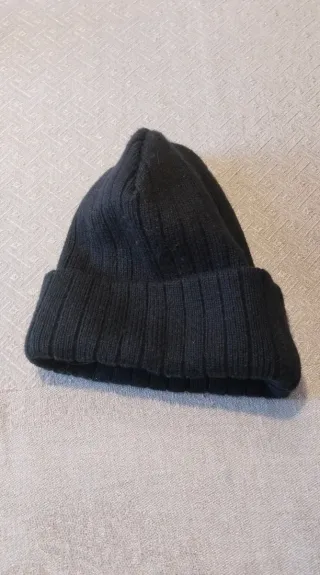 Gorro de punto negro