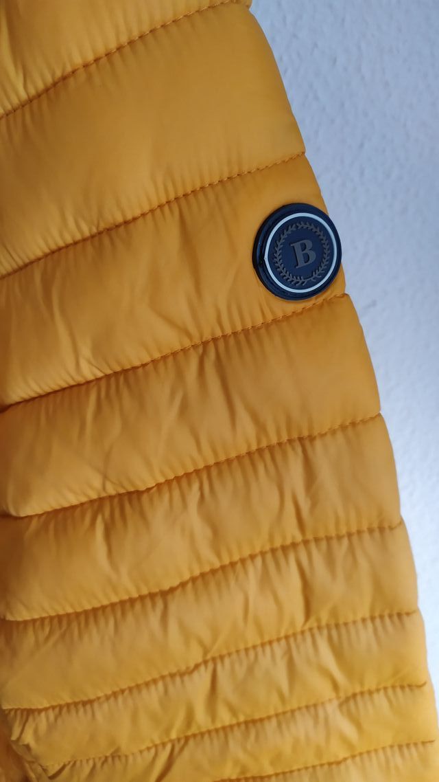 Abrigo acolchado mujer amarillo mostaza talla L