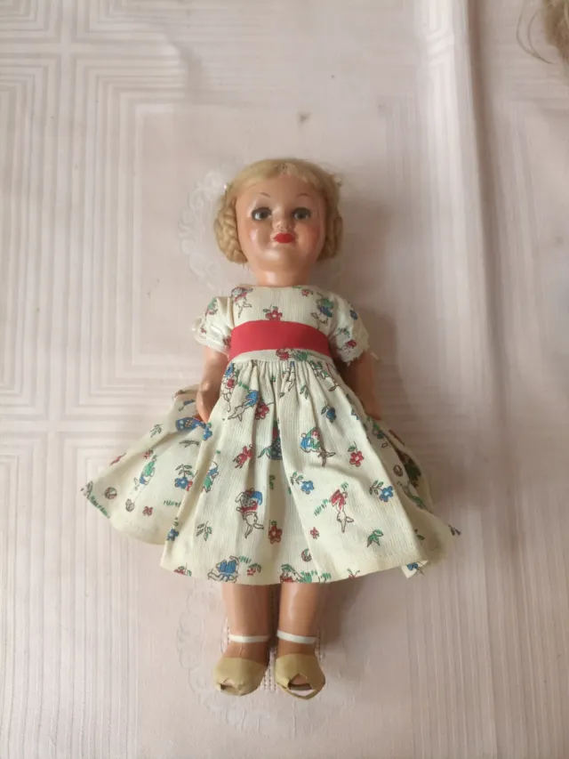 Muñeca antigua de celuloide