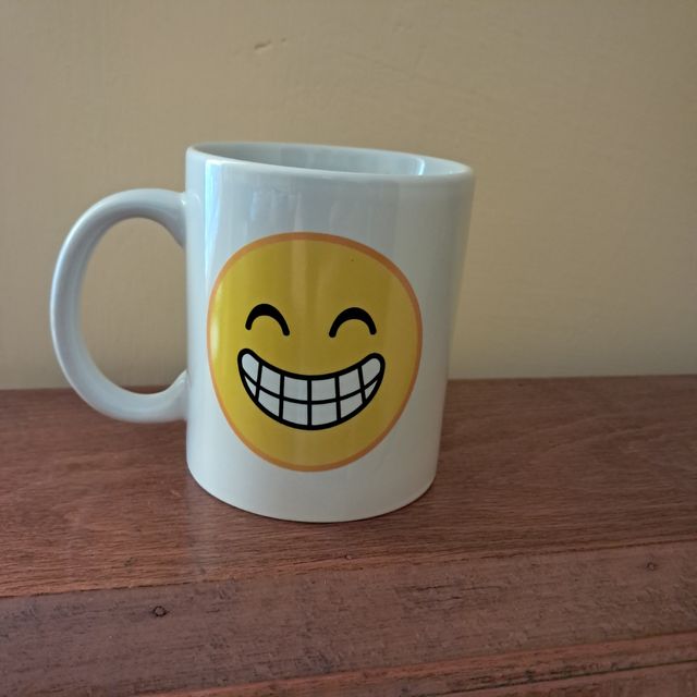 Tazza mug con faccina sorridente