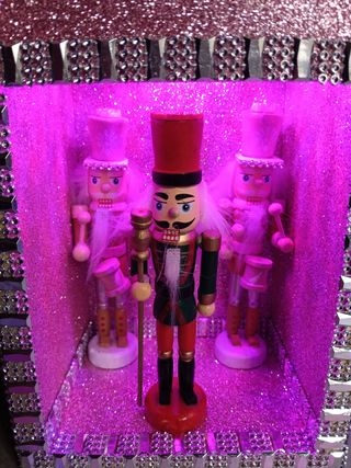 Schiaccianoci decorativo con luci