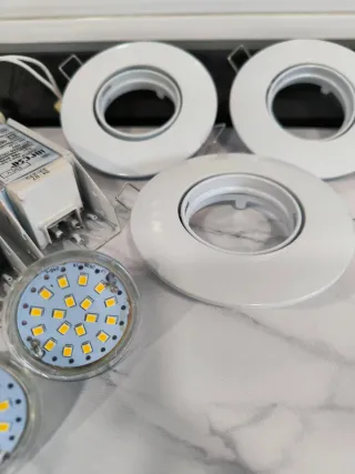 Focos empotrables LED y transformadores