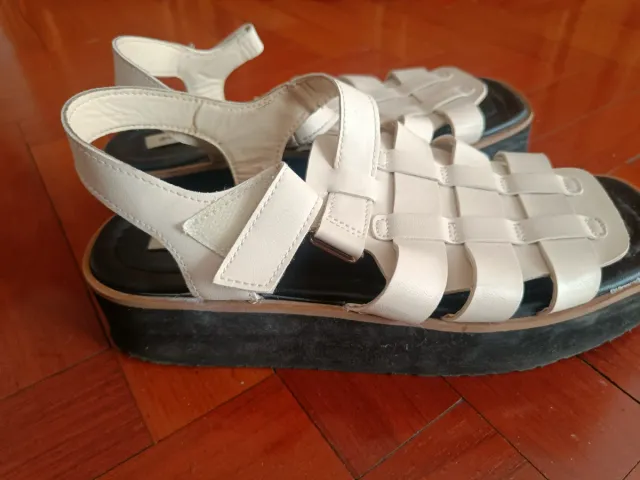 Sandalias gladiadoras blancas