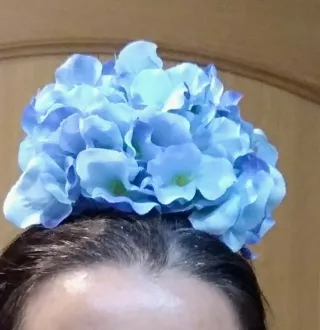 Flor y pendientes flamenca