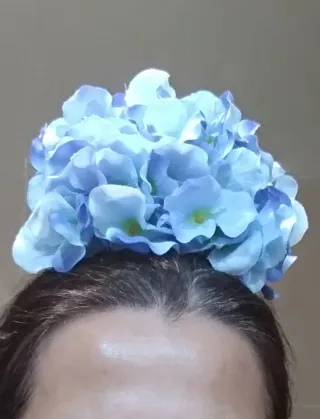 Flor y pendientes flamenca