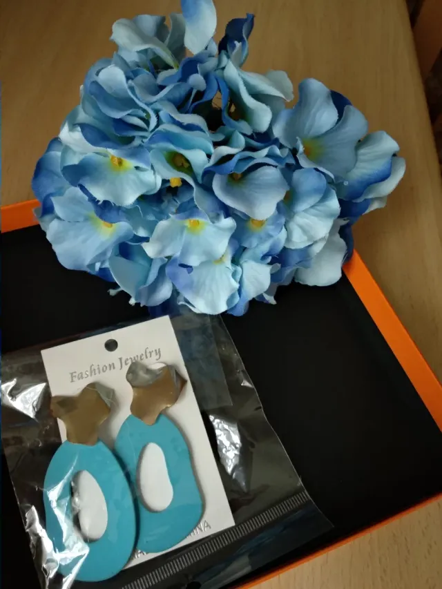 Flor y pendientes flamenca