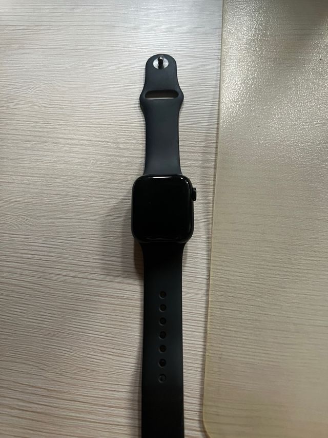 iPhone 13 Pro + Apple Watch + AirPods