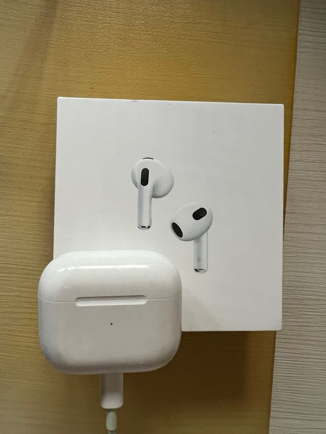 iPhone 13 Pro + Apple Watch + AirPods