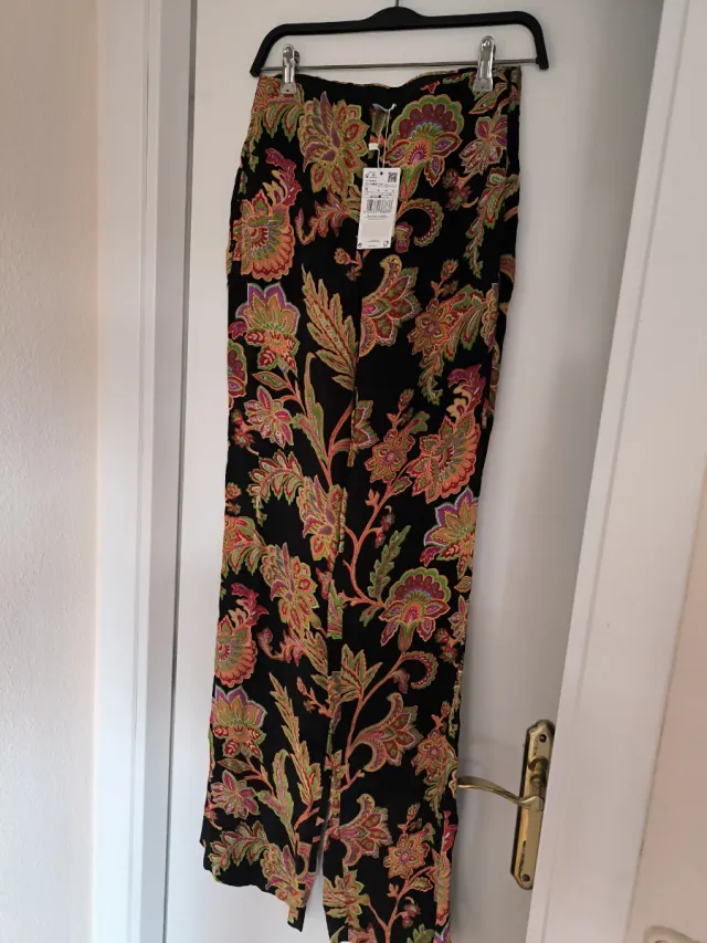 Pantalón tipo Raso de Mujer. Estampado. Nuevo