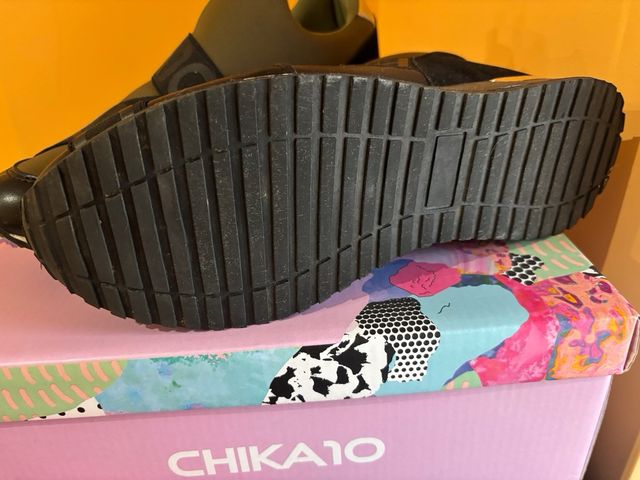 Zapatillas Chika10 Negro Verde Militar