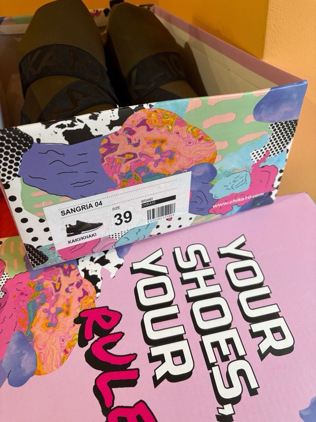 Zapatillas Chika10 Negro Verde Militar