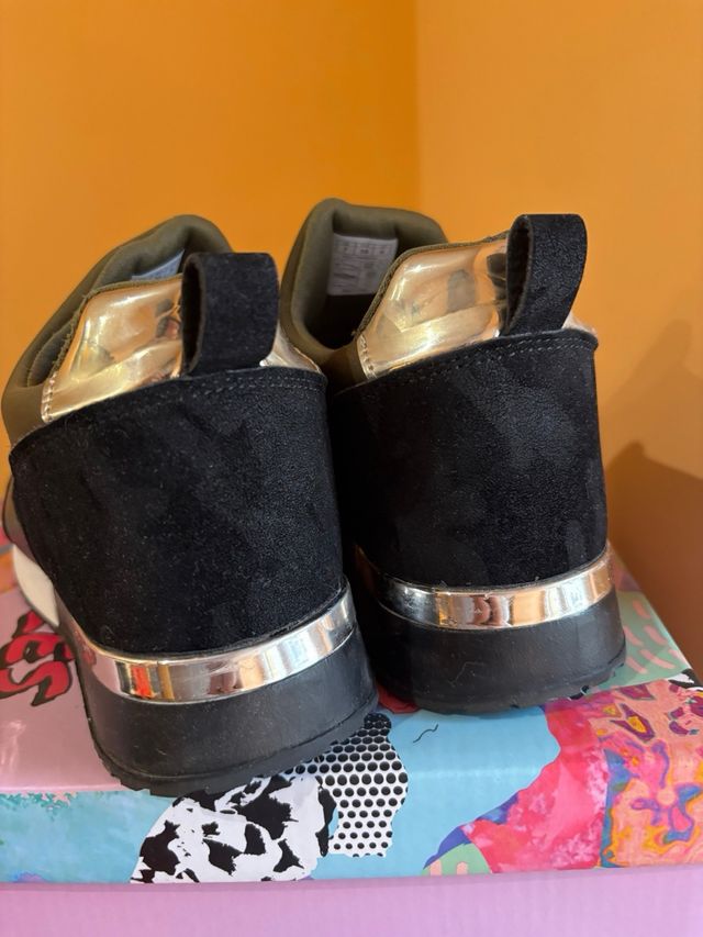 Zapatillas Chika10 Negro Verde Militar