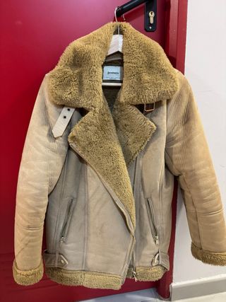 Cazadora Stradivarius efecto ante forrada