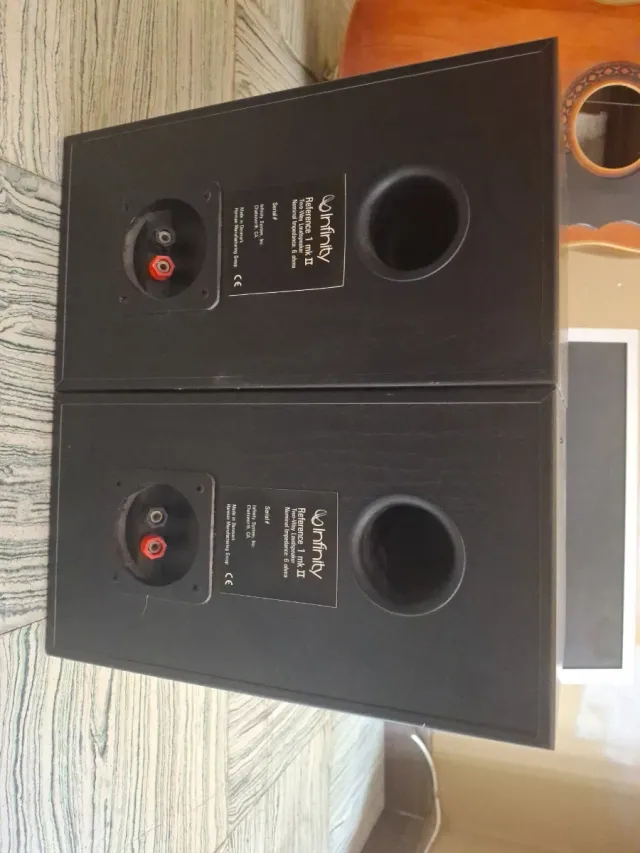 Altavoces Infinity Negros