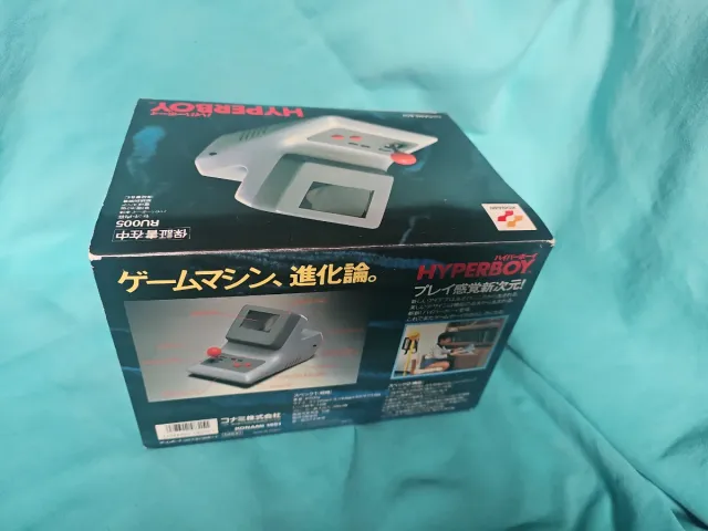 Konami HyperBoy para Game Boy
