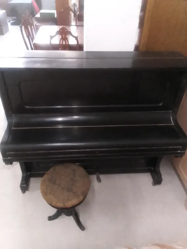 Piano vertical STECK antiguo