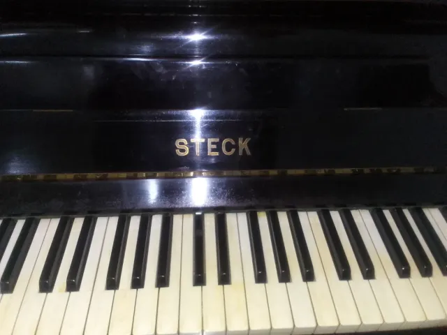 Piano vertical STECK antiguo