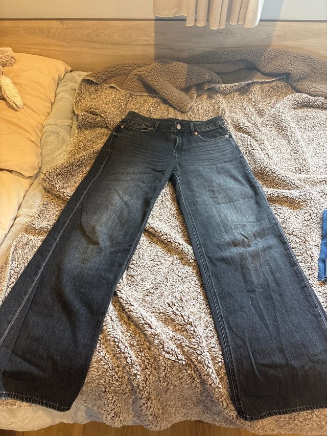 Vaqueros negros Stradivarius