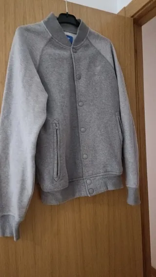 Chaqueta Beisbolera Adidas Talla S Gris