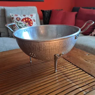 Grande scolapasta vintage in alluminio