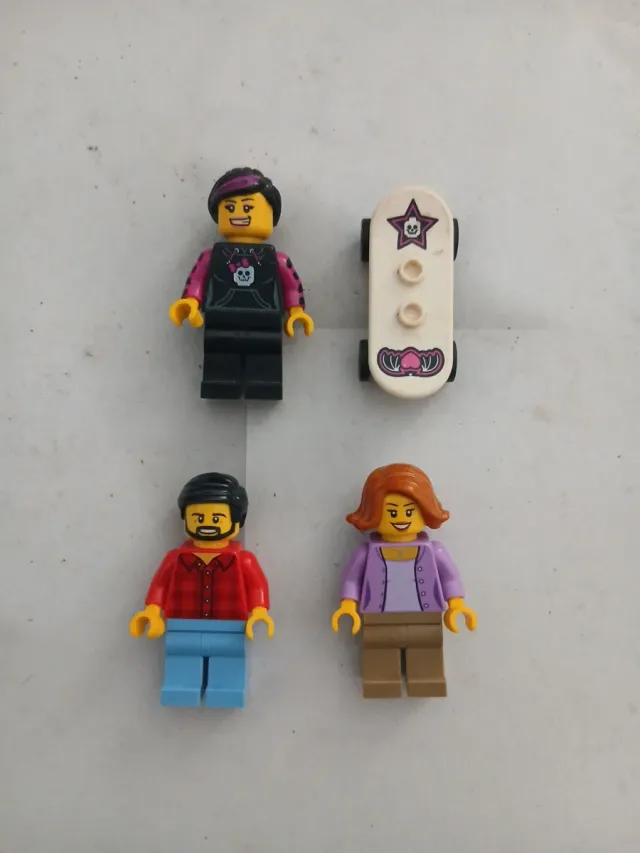 Lego Minifiguras y Patineta