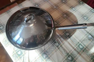 Pentola Wok in Metallo