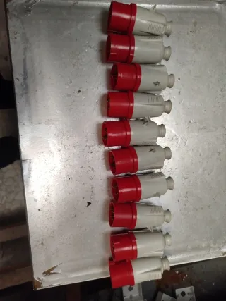 Lote 10 Clavijas Cetact 3p+T 16A