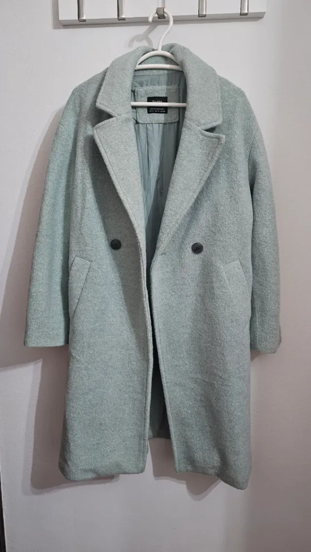 Abrigo rizo Bershka verde menta