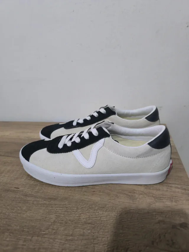 Zapatillas Vans low sport  Beige/Negro Talla 38.5
