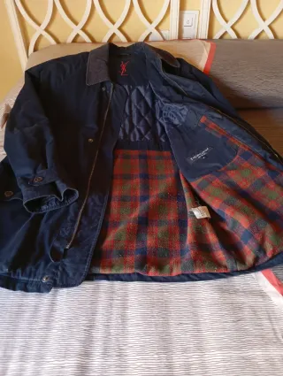 Abrigo de entretiempo de la marca Yves Saint Laure