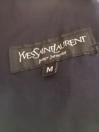 Abrigo de entretiempo de la marca Yves Saint Laure