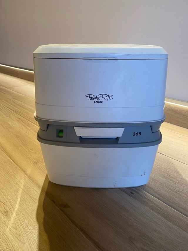 WC Químico Portátil Thetford Porta Potti QUBE 365