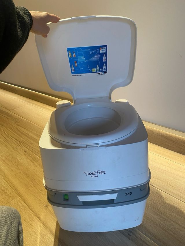 WC Químico Portátil Thetford Porta Potti QUBE 365