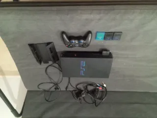 Consola PS2 Fat + Mando Logitech + 3 Memory Cards