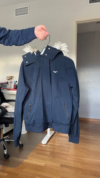 Abrigo Hollister azul talla S