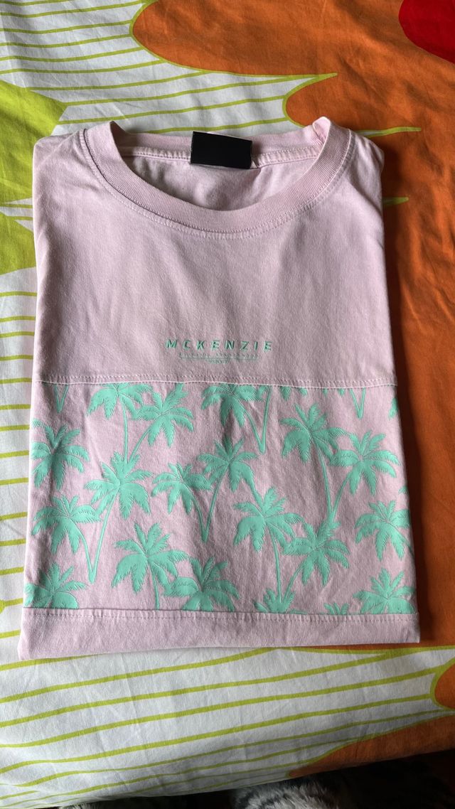 Camiseta McKenzie palmeras rosa