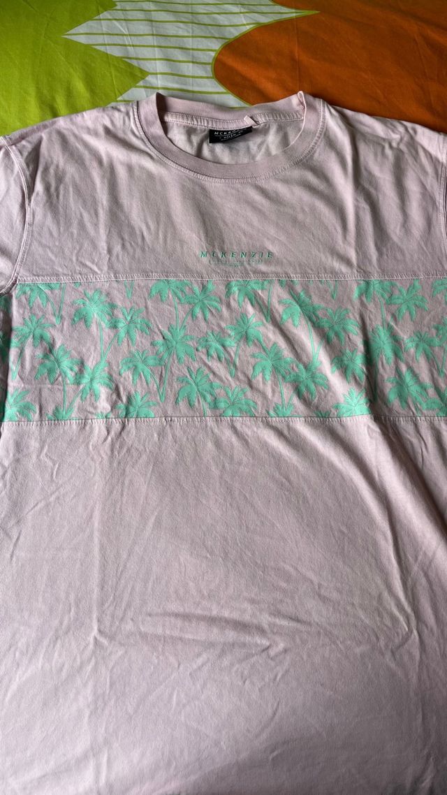 Camiseta McKenzie palmeras rosa