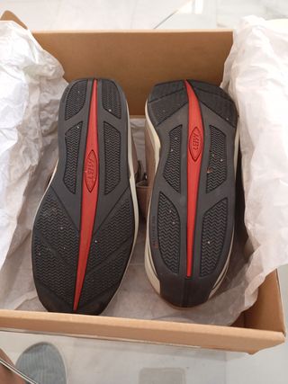 Zapatos MBT originales gris