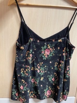 Camiseta tirantes terciopelo flores
