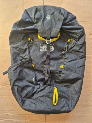 Mochila Mountain Hardwear UL20 Negra a estrenar