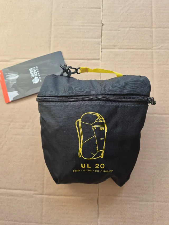 Mochila Mountain Hardwear UL20 Negra a estrenar