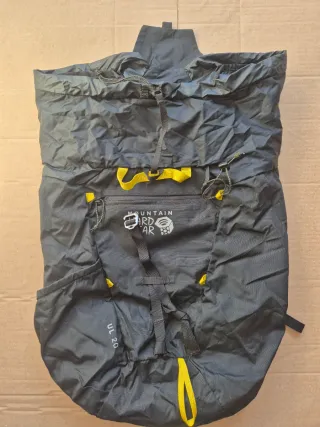 Mochila Mountain Hardwear UL20 Negra a estrenar
