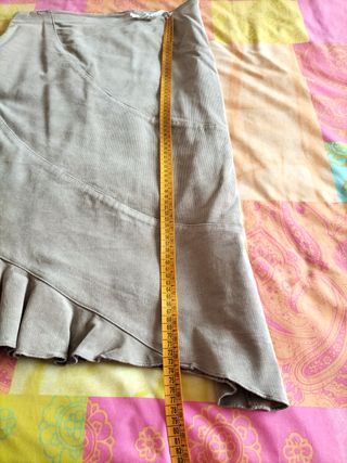 Falda beige fina urban talla 46