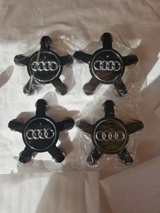 Tapacubos Audi 5 radios negro brillante