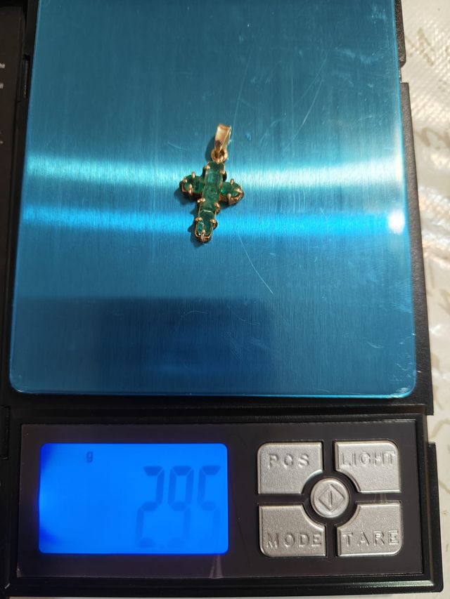 Ciondolo Croce Smeraldi Grezzi Oro