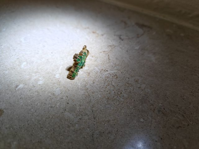 Ciondolo Croce Smeraldi Grezzi Oro