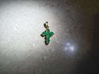 Ciondolo Croce Smeraldi Grezzi Oro