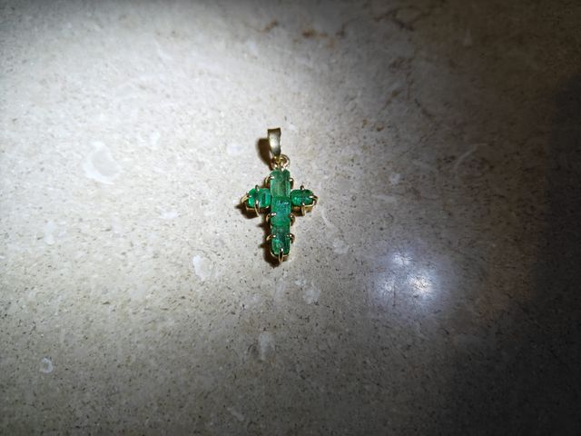 Ciondolo Croce Smeraldi Grezzi Oro